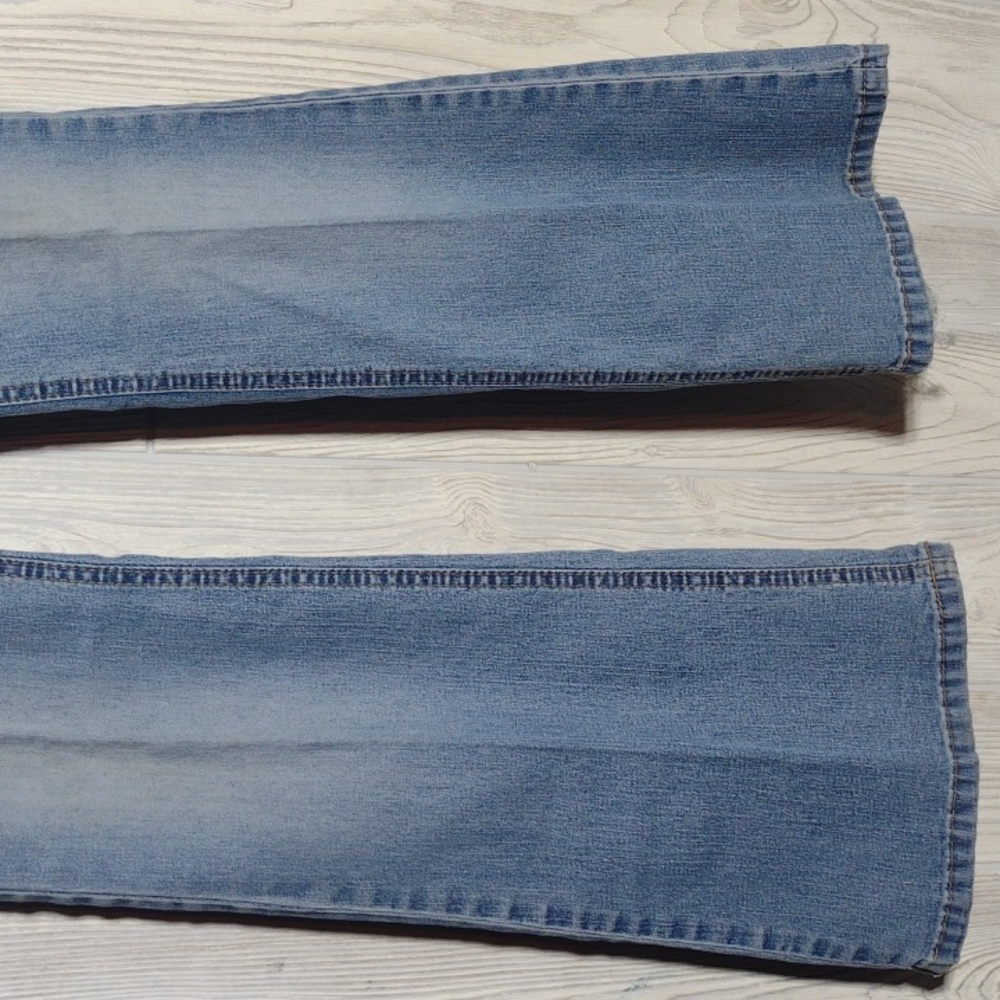 Custom Angels Flared Low Rise Jeans - Picture 5 of 16